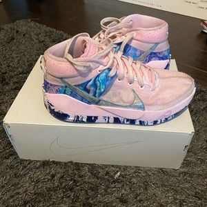 Nike Kd 13 aunt Pearl,Great condition,Size 7.5 ,On sale,There 500 on stock x